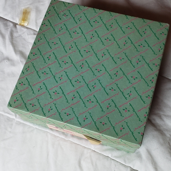 Madam Alexander "Beth" Vintage 8" Doll - Picture 7 of 7